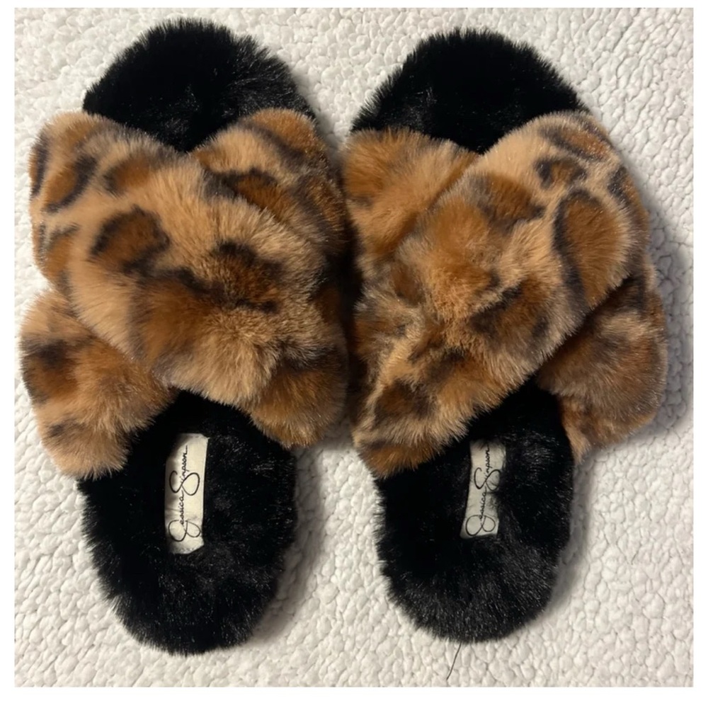 Leopard Slippers - Picture 2 of 2
